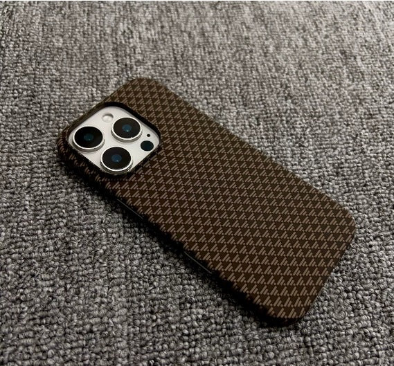 Aramid Magnetic Ultra-Thin Case – Carbon Fiber Texture for iPhone